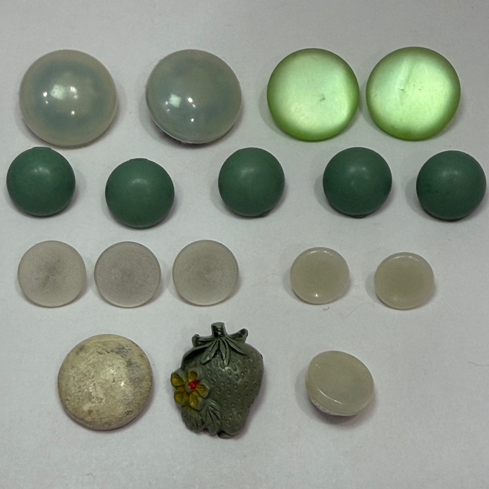 Vintage White Button Lot Mixed Size‎ Shank Buttons Early Plastic Milk Glass Sew